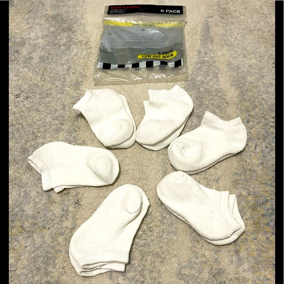 NIB 6-pair Baby Low Cut Socks In White By Foot Locker 3-7 Months - Picture 2 of 8